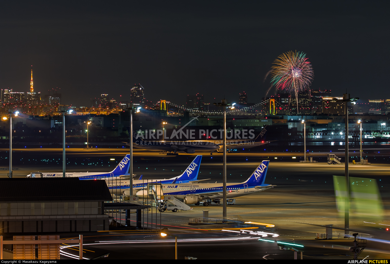 - Airport Overview - aircraft at Tokyo - Haneda Intl