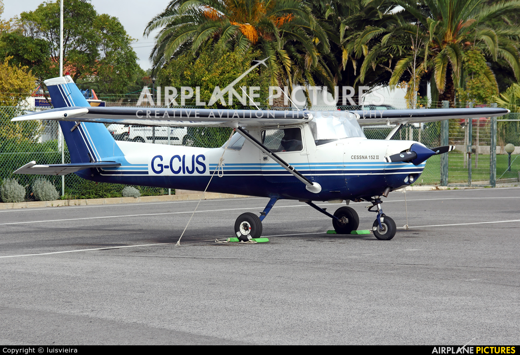 Private G-CIJS aircraft at Cascais