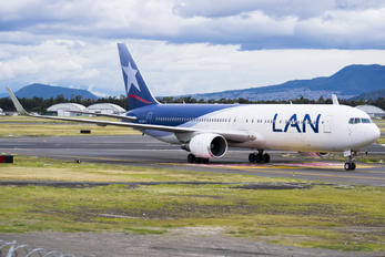 CC-CZT - LAN Airlines Boeing 767-300ER
