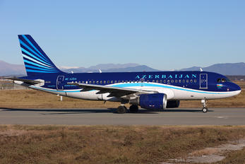 4K-AZ04 - Azerbaijan Airlines Airbus A319