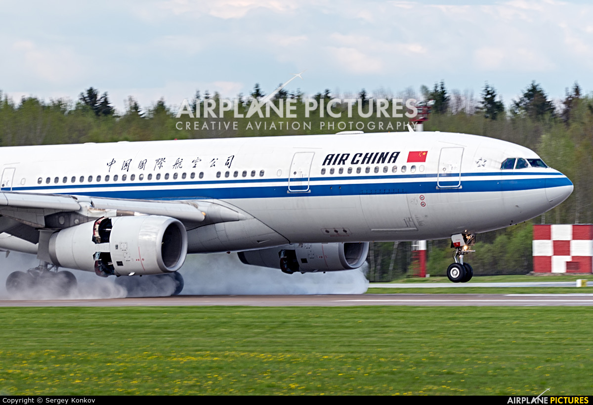 Air China B-6115 aircraft at Minsk Intl