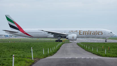A6-EPH - Emirates Airlines Boeing 777-31H(ER)