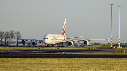 A6-EEW - Emirates Airlines Airbus A380