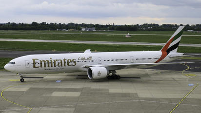 A6-EEN - Emirates Airlines Boeing 777-300ER