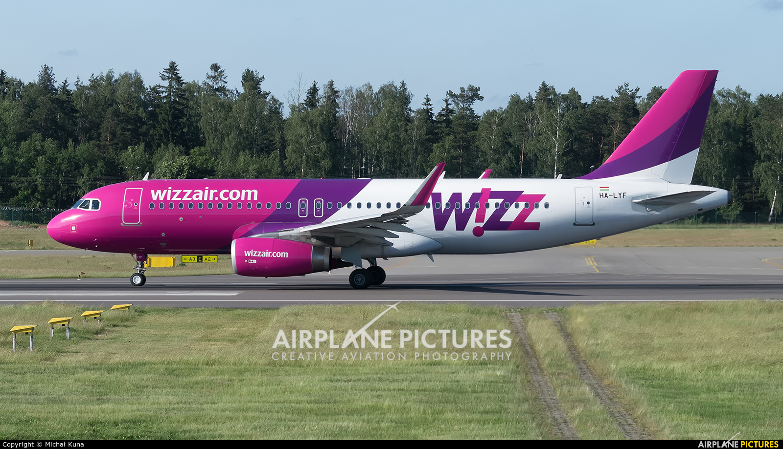 Wizz Air HA-LYF aircraft at Gdańsk - Lech Wałęsa