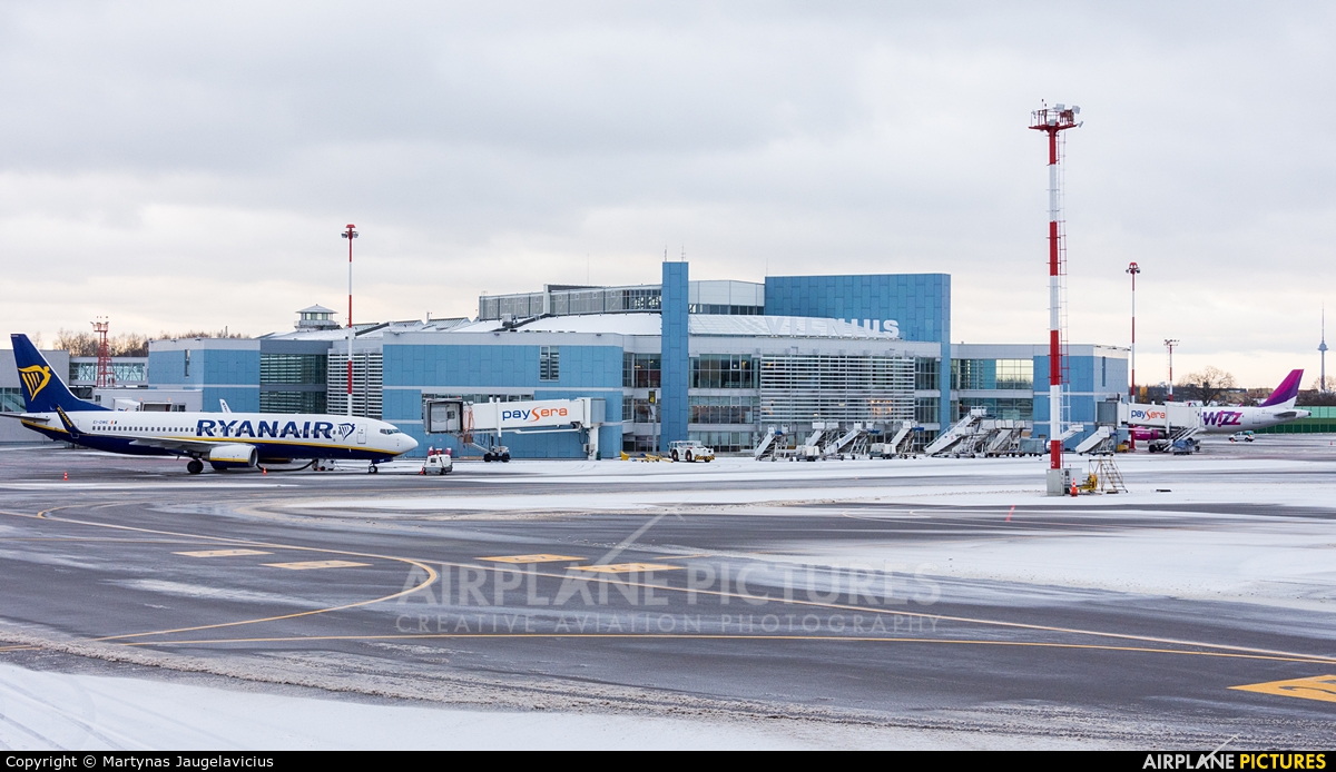 - Airport Overview VNO aircraft at Vilnius Intl