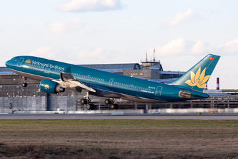 VN-A378 - Vietnam Airlines Airbus A330-200