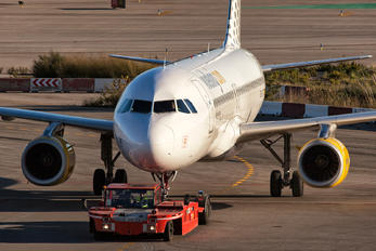 EC-LVT - Vueling Airlines Airbus A320