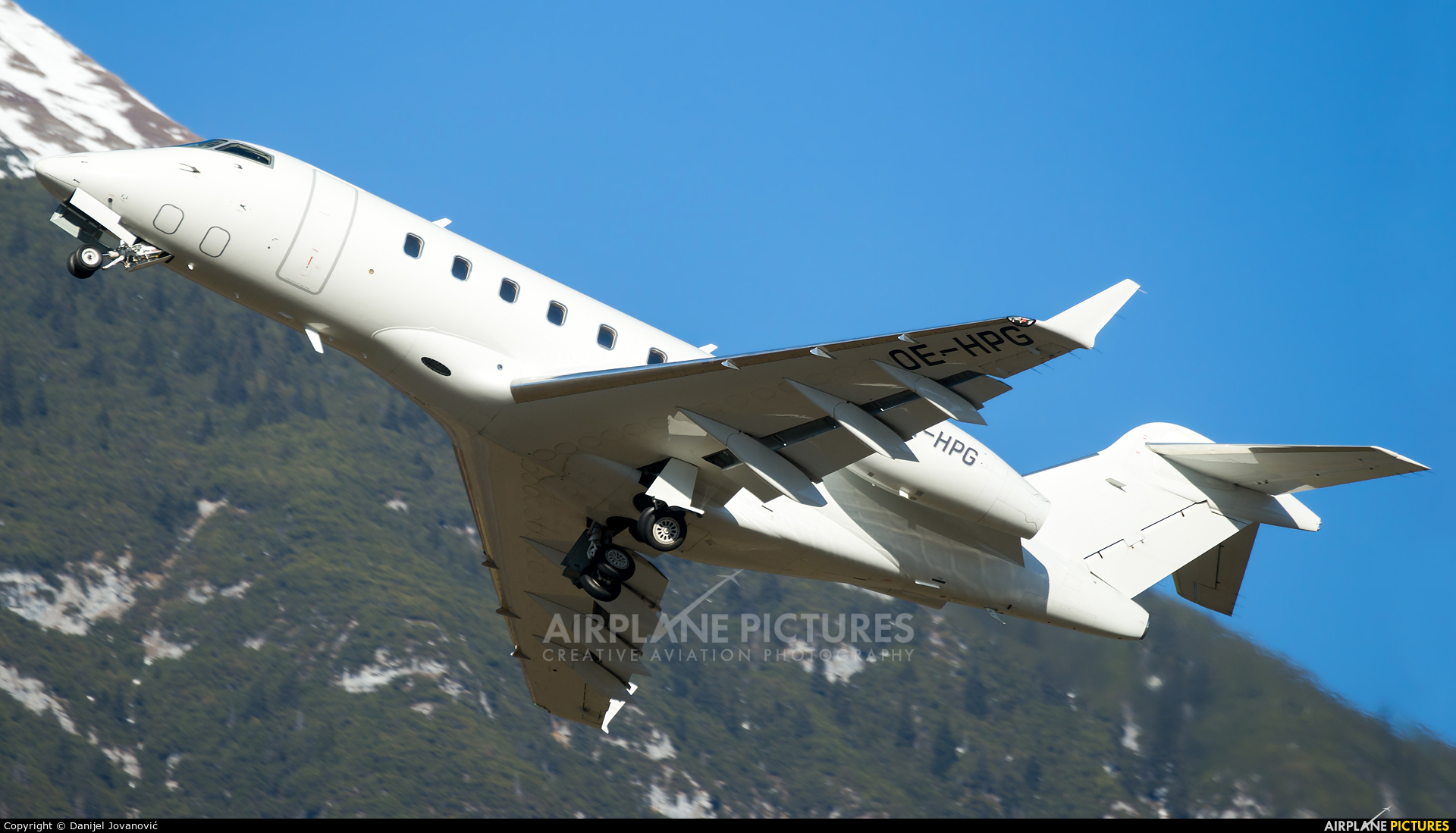 Amira Air OE-HPG aircraft at Innsbruck
