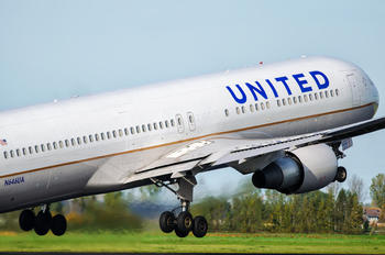 N646UA - United Airlines Boeing 767-300ER