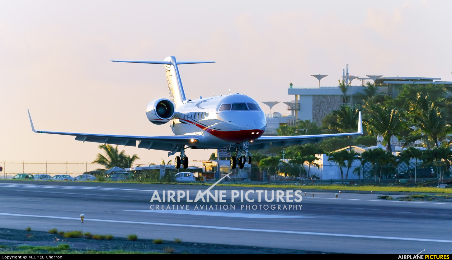 Private N604TB aircraft at Sint Maarten - Princess Juliana Intl