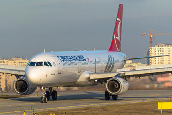 TC-JRD - Turkish Airlines Airbus A321