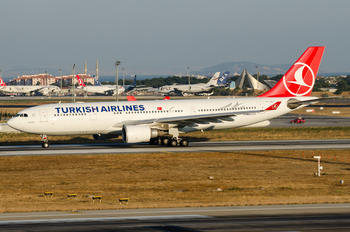 TC-JNE - Turkish Airlines Airbus A330-200