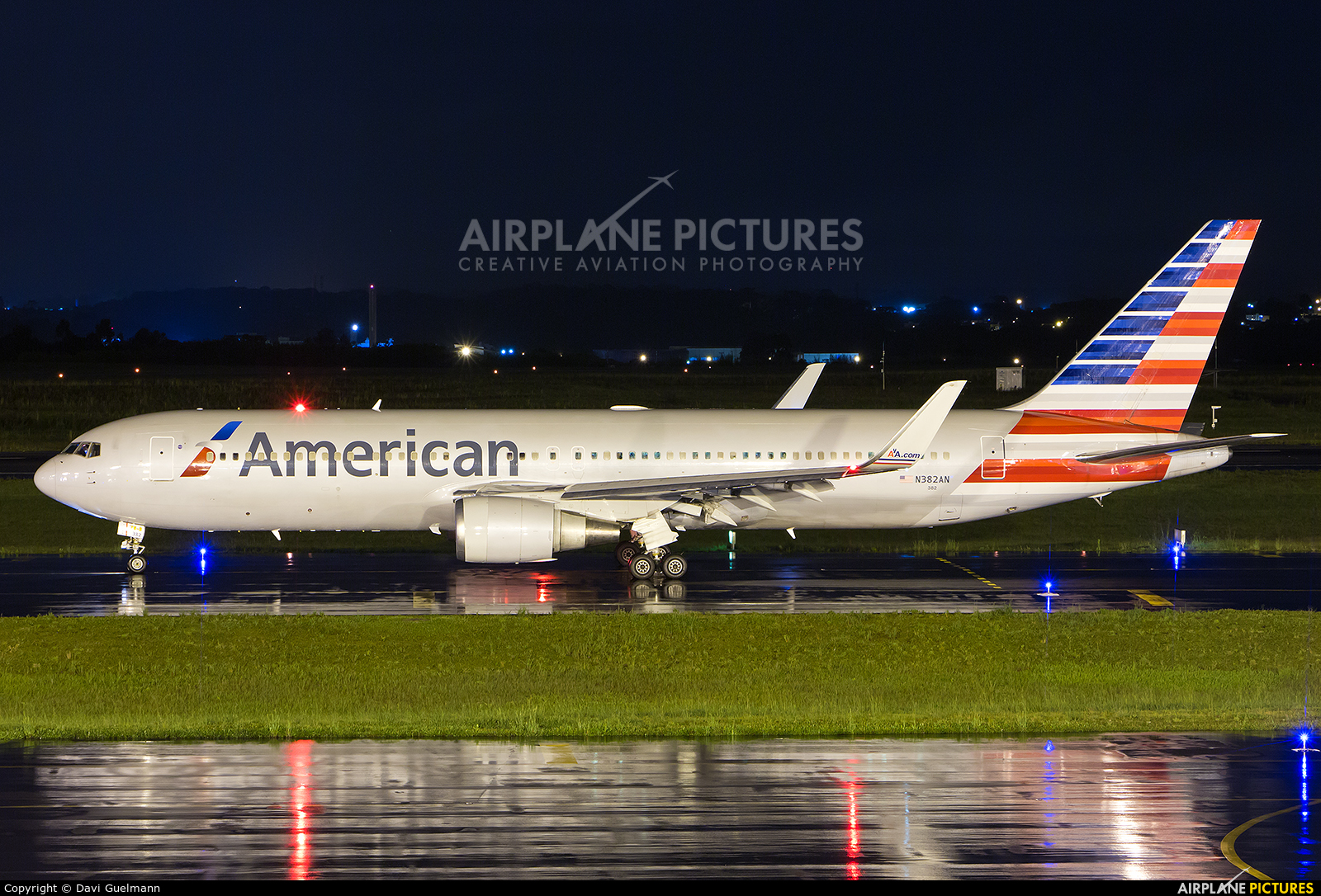 American Airlines N382AN aircraft at Curitiba -  Afonso Pena