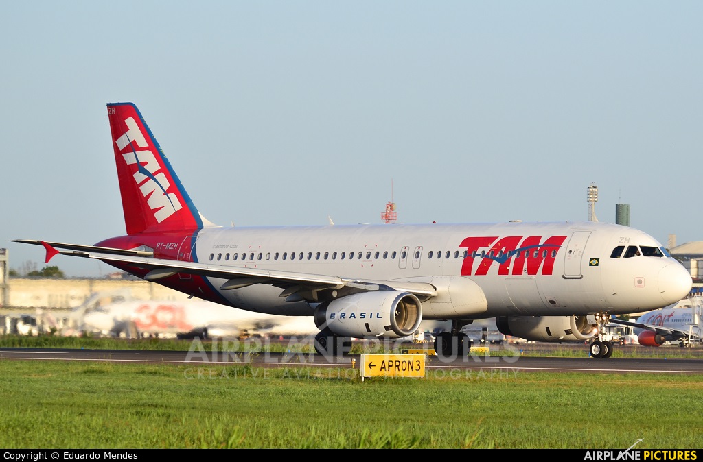 TAM PT-MZH aircraft at Porto Alegre - Salgado Filho