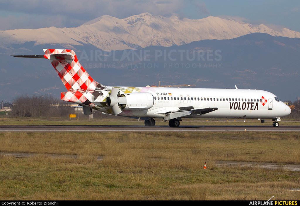 Volotea Airlines EI-FBM aircraft at Verona - Villafranca