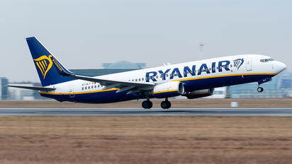 EI-DLY - Ryanair Boeing 737-800