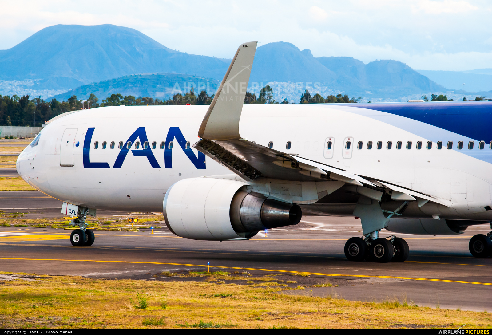 LAN Airlines CC-CXL aircraft at Mexico City - Licenciado Benito Juarez Intl
