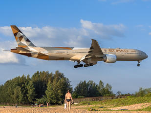 A6-ETB - Etihad Airways Boeing 777-300ER