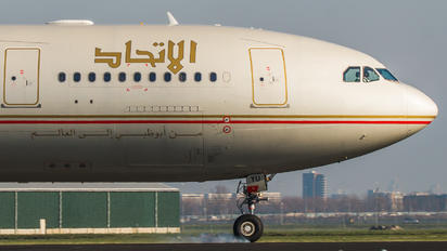 A6-EYU - Etihad Airways Airbus A330-200