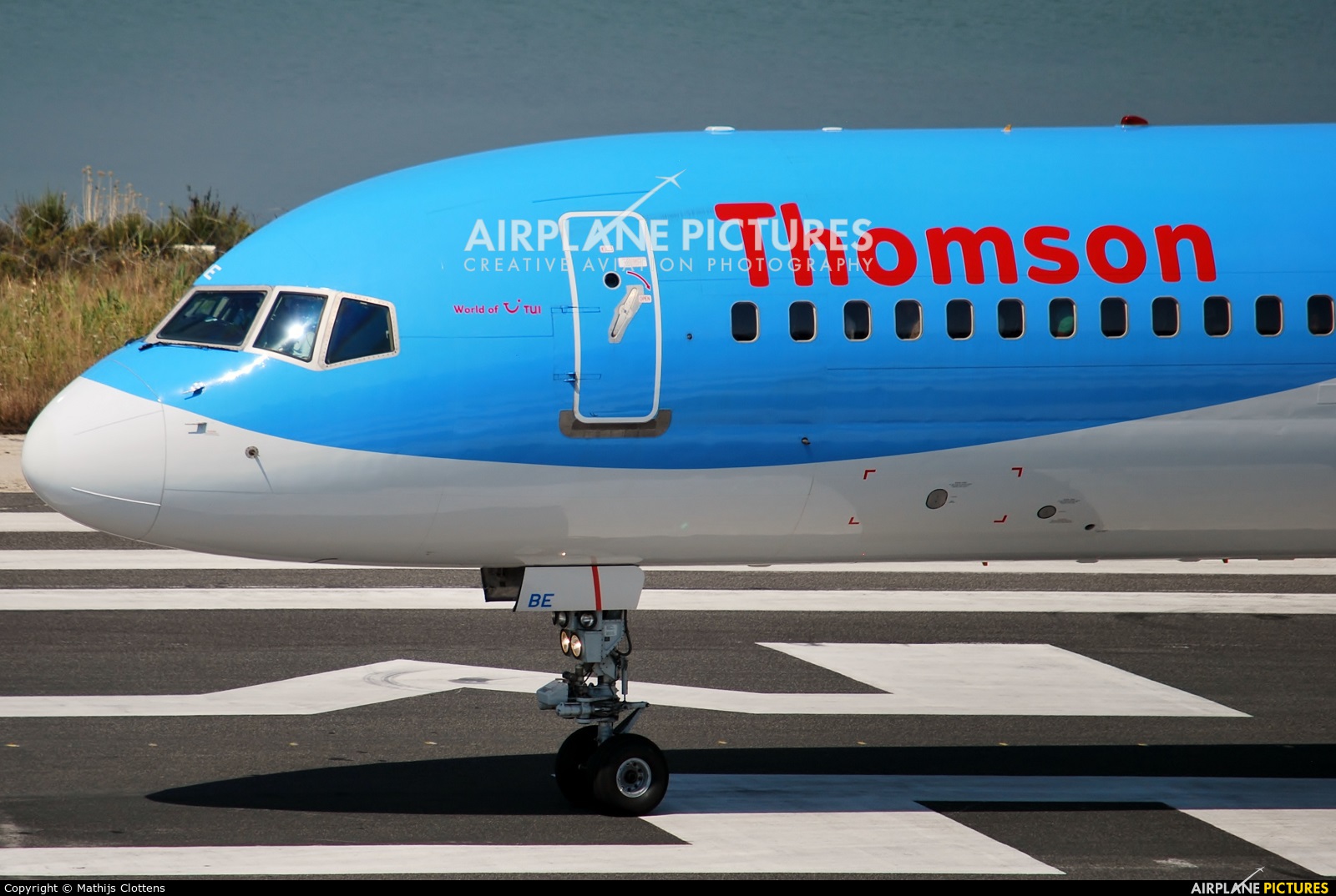 Thomson/Thomsonfly G-OOBE aircraft at Corfu - Ioannis Kapodistrias