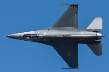 92883 - USA - Air Force General Dynamics F-16CJ Fighting Falcon