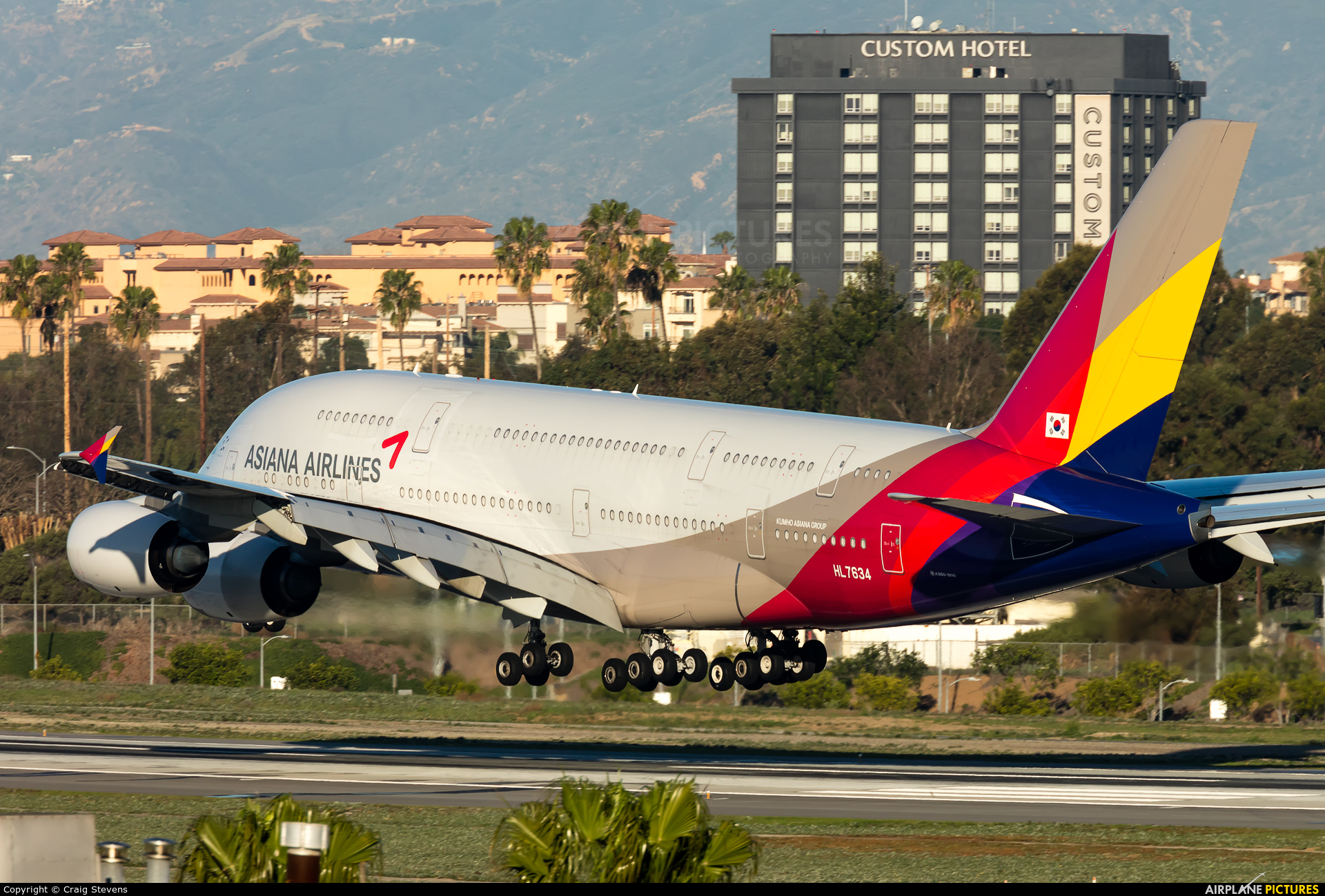 Asiana Airlines HL7634 aircraft at Los Angeles Intl