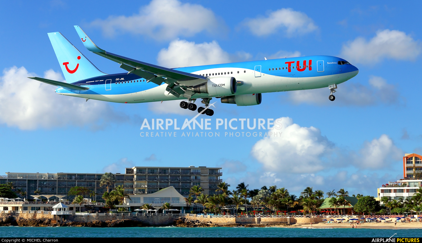 Jetairfly (TUI Airlines Belgium) OO-JNL aircraft at Sint Maarten - Princess Juliana Intl