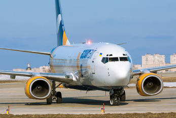 UR-UTP - Azur Air Ukraine Boeing 737-800