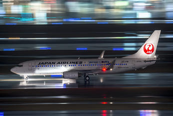 JA314J - JAL - Japan Airlines Boeing 737-800