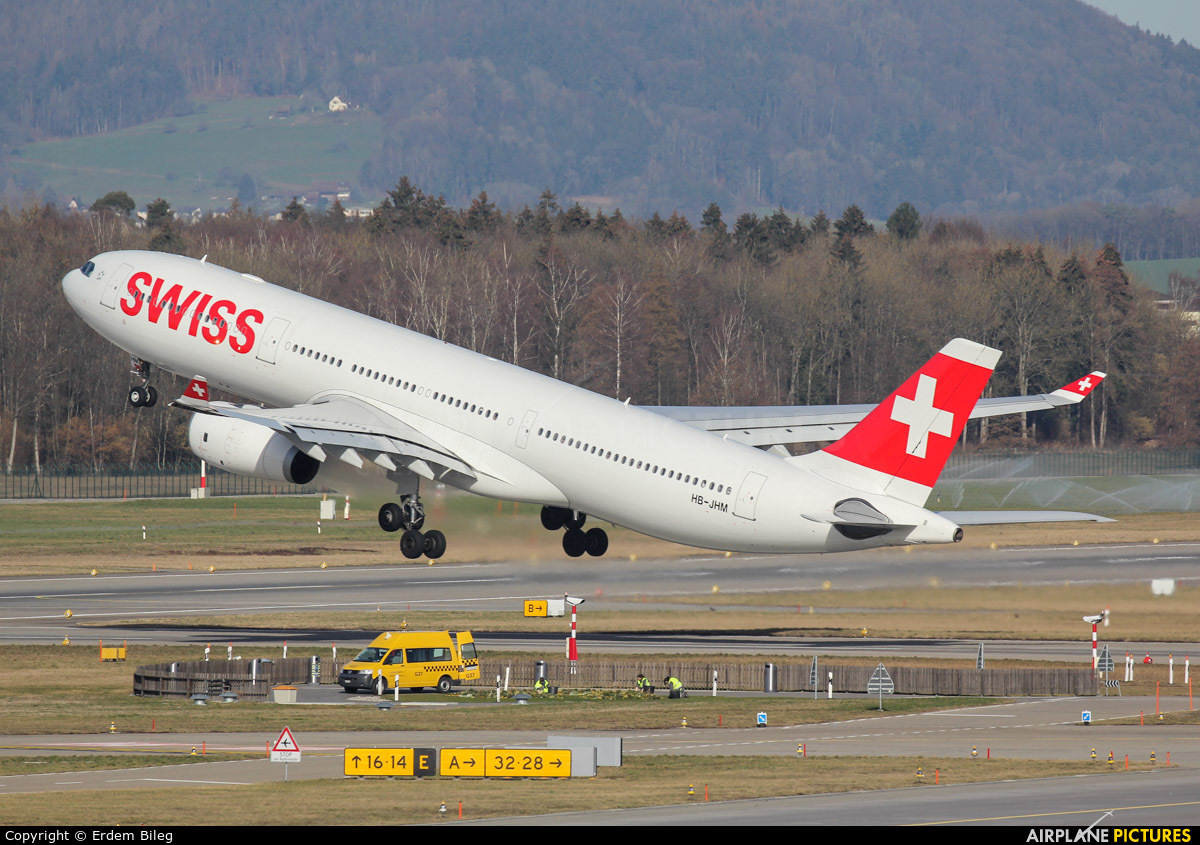 Swiss HB-JHM aircraft at Zurich