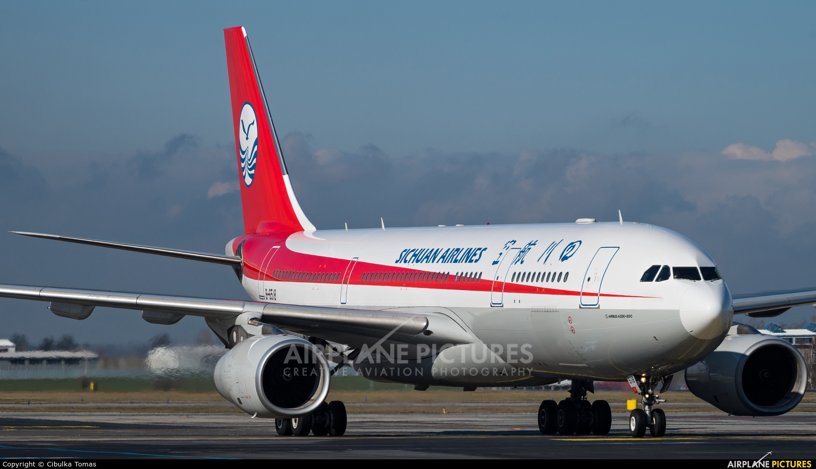 Sichuan Airlines  B-6518 aircraft at Prague - Václav Havel