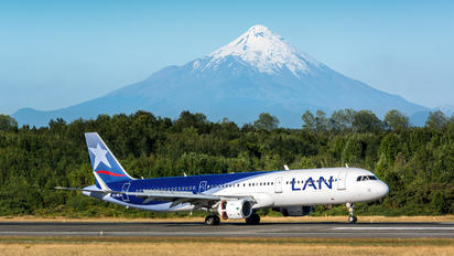 CC-BEA - LAN Airlines Airbus A321