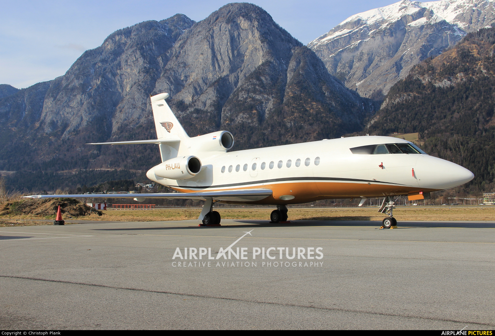 Private PH-LAU aircraft at Innsbruck