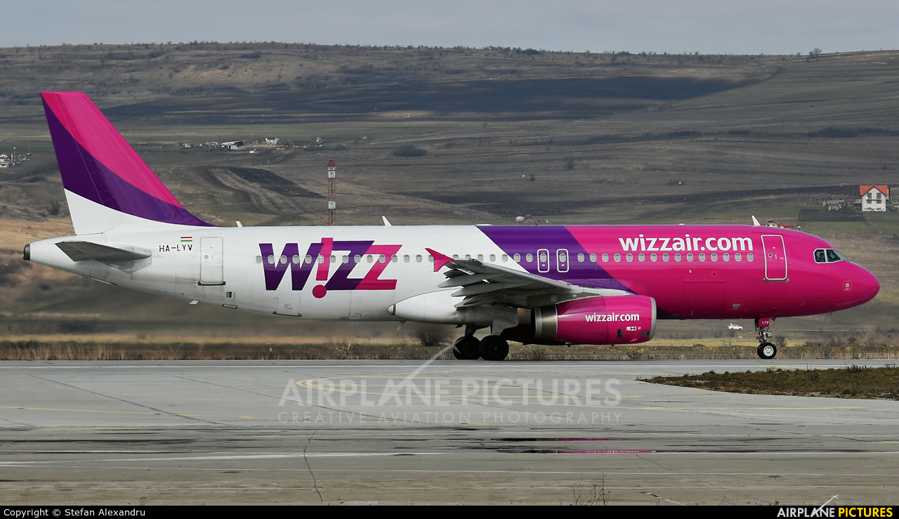 Wizz Air HA-LYV aircraft at Cluj Napoca - Someseni