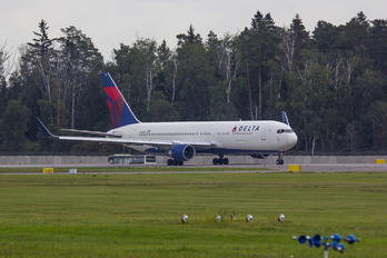 N175DN - Delta Air Lines Boeing 767-300