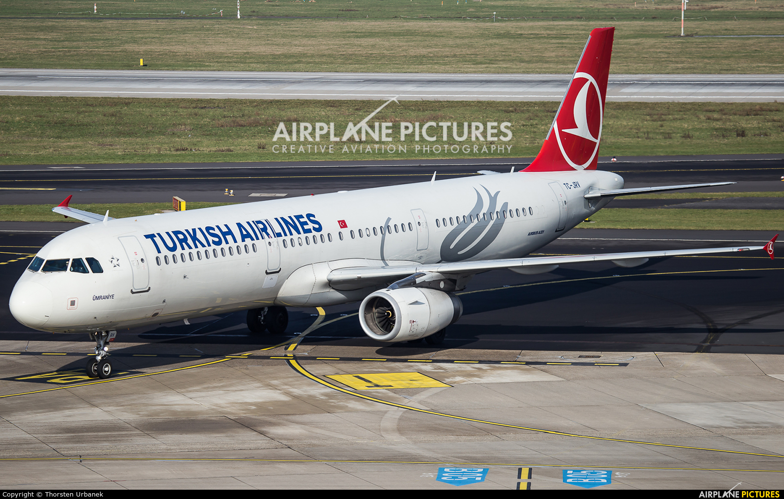 Turkish Airlines TC-JRV aircraft at Düsseldorf