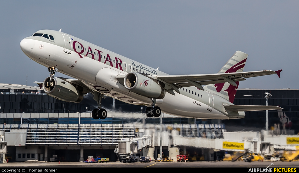 Qatar Airways A7-AHQ aircraft at Vienna - Schwechat