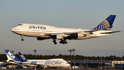 N127UA - United Airlines Boeing 747-400
