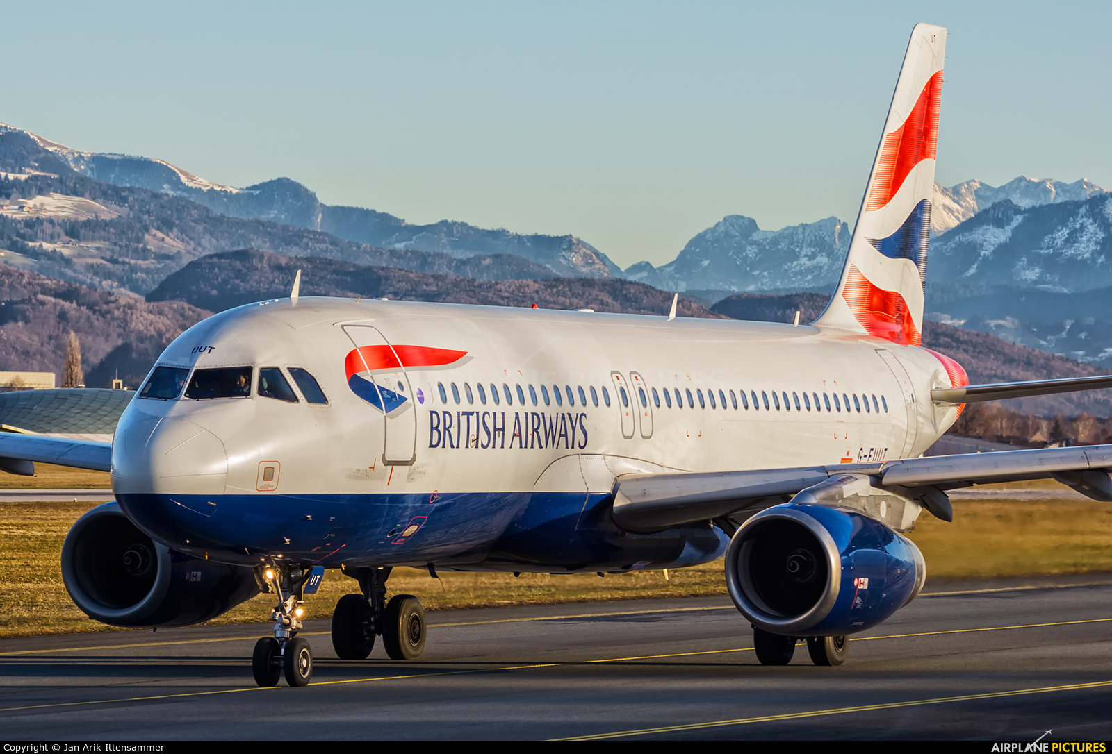 British Airways G-EUUT aircraft at Salzburg