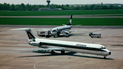 I-DATO - Alitalia McDonnell Douglas MD-82