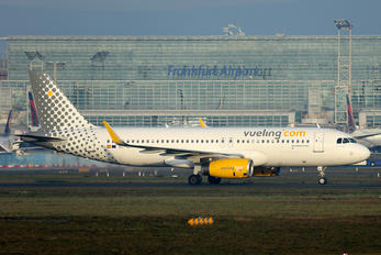 EC-MBT - Vueling Airlines Airbus A320