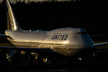 N121UA - United Airlines Boeing 747-400