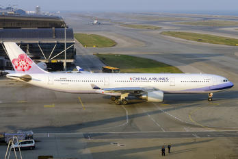 B-18351 - China Airlines Airbus A330-300