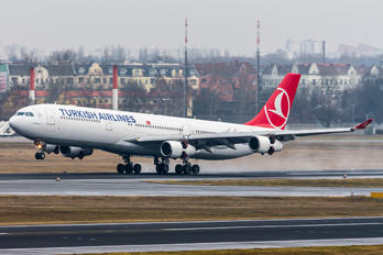 TC-JIH - Turkish Airlines Airbus A340-300