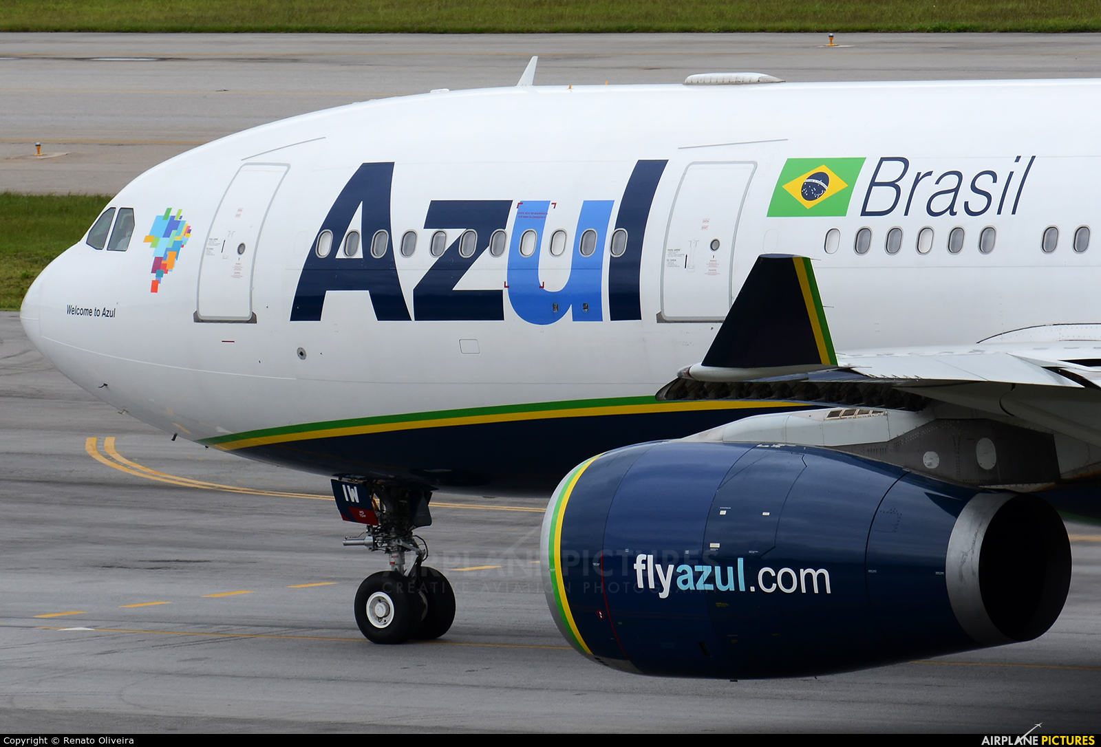 Azul Linhas Aéreas PR-AIW aircraft at São Paulo - Guarulhos