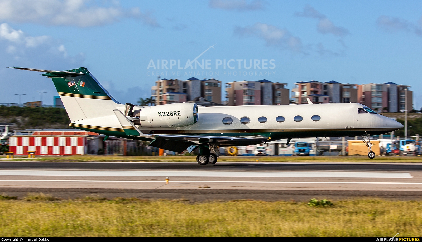 Private N228RE aircraft at Sint Maarten - Princess Juliana Intl