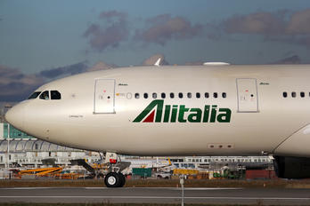 EI-EJI - Alitalia Airbus A330-200