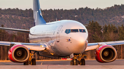 LN-RPT - SAS - Scandinavian Airlines Boeing 737-600