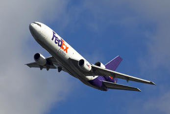 - - FedEx Federal Express McDonnell Douglas DC-10